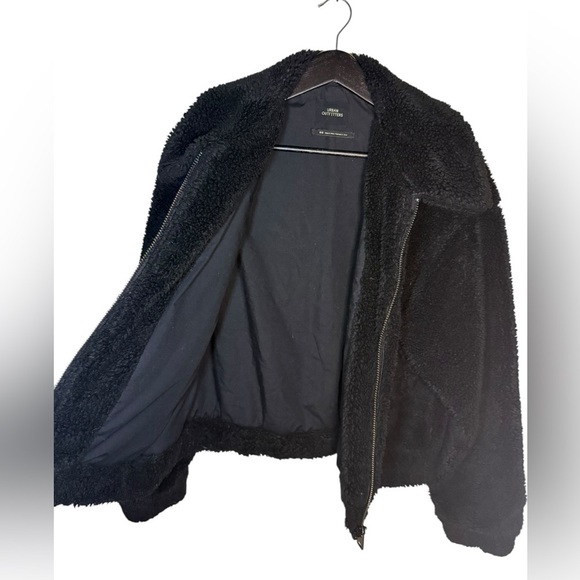 Urban Outfitters Cozy Black Fuzzy Sherpa Zip Jacket Women’s Medium - Picture 5 of 9